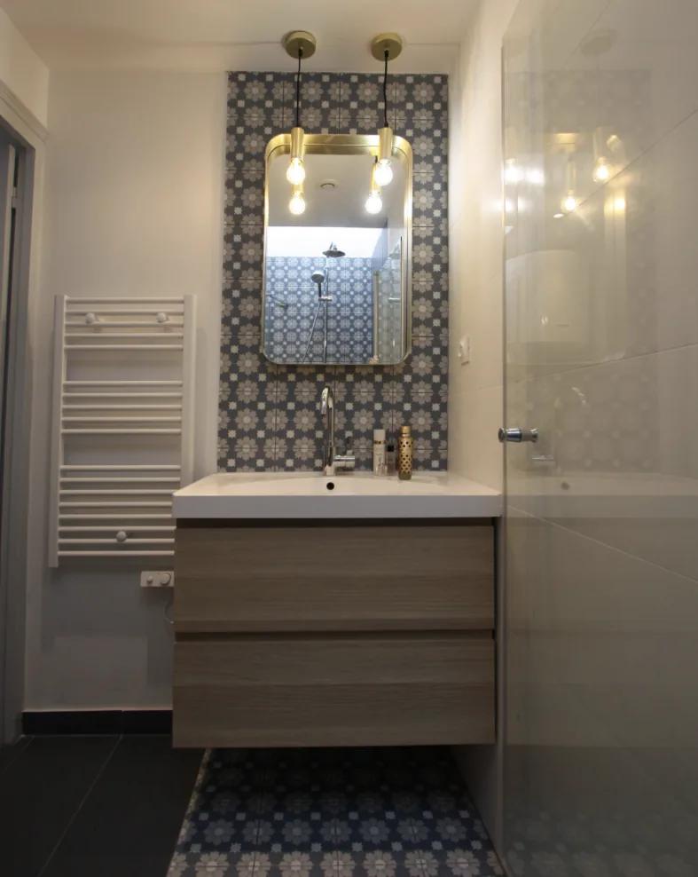 Premium bathroom — vanity & mosaic tile